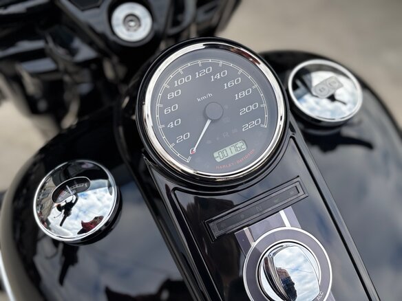 2020 Harley-Davidson Road King, чёрный, 3300000 рублей - вид 16