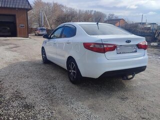 2012 Kia Rio 5-speed III, белый, 720000 рублей, вид 3