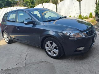 2010 Kia Ceed I Рестайлинг, серый, 700000 рублей, вид 4