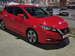 2018 Nissan Leaf II (ZE1), красный, 1100000 рублей, вид 1