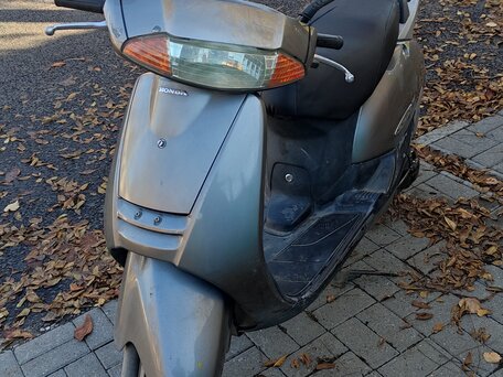 1998 Honda Lead 100, серебристый, 65000 рублей, вид 1