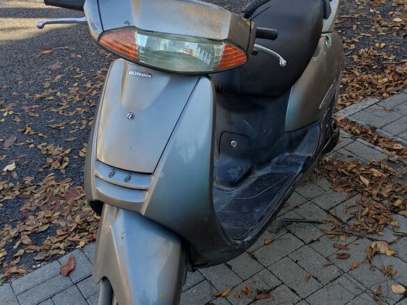1998 Honda Lead 100, серебристый, 65000 рублей