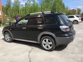 2005 Mitsubishi Outlander I, чёрный, 700000 рублей, вид 1