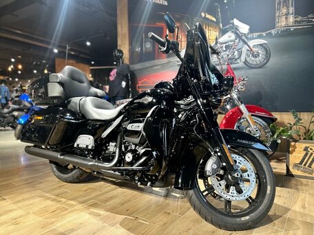 2023 Harley-Davidson Ultra Limited, чёрный, 3950000 рублей, вид 2