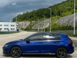 2022 Volkswagen Golf VIII, синий, 1800000 рублей, вид 3