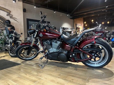 2009 Harley-Davidson Rocker C, красный, 1200000 рублей, вид 2
