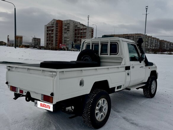 2017 Toyota Land Cruiser 79 70 Series Рестайлинг 1, белый, 6700000 рублей - вид 5