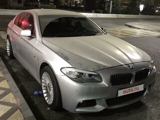 2013 BMW 5 серии 520i VI (F10/F11/F07), серебристый, 1950000 рублей, вид 4