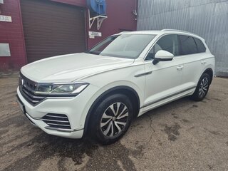2020 Volkswagen Touareg III, белый, 5850000 рублей, вид 2