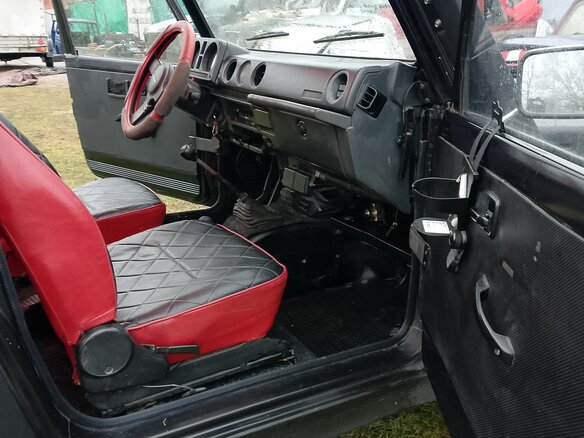 1988 Suzuki Samurai, чёрный, 650000 рублей - вид 4