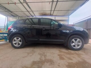 2013 Nissan Qashqai I Рестайлинг, чёрный, 930000 рублей, вид 3