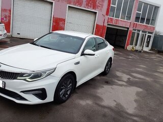 2019 Kia Optima IV Рестайлинг, белый, 1030000 рублей, вид 2