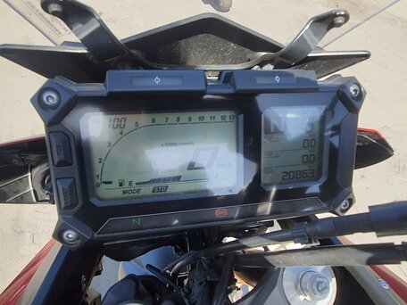 2015 Yamaha MT-09 Tracer (FJ-09), красный, 750000 рублей, вид 3