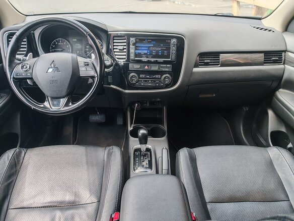 2015 Mitsubishi Outlander III Рестайлинг 2, серебристый, 2000000 рублей - вид 7