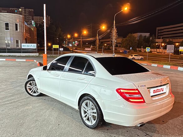 2012 Mercedes-Benz C-Класс 200 III (W204) Рестайлинг, белый, 1400000 рублей - вид 4