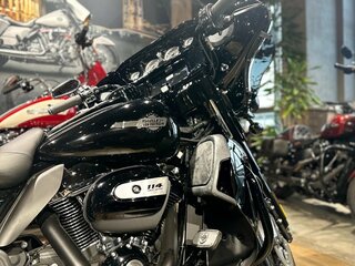 2023 Harley-Davidson Ultra Limited, чёрный, 3950000 рублей, вид 4