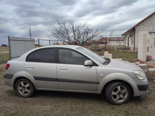 2006 Kia Rio II, серебристый, 570000 рублей, вид 2