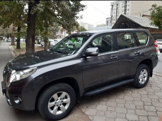 2015 Toyota Land Cruiser Prado 150 Series Рестайлинг 1, серый, 5600000 рублей, вид 2