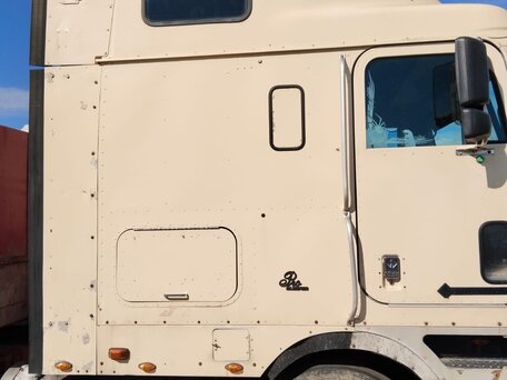 1996 International 9000 Series, бежевый, 650000 рублей, вид 4