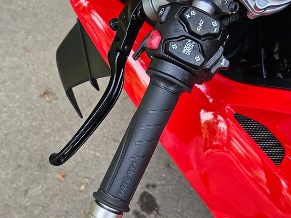 2021 Ducati Panigale V4, красный, 2450000 рублей - вид 16