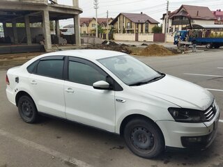 2018 Volkswagen Polo V Рестайлинг, белый, 1000000 рублей, вид 4