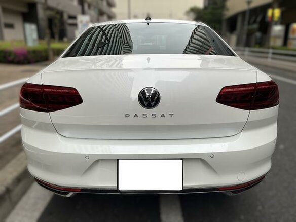 2017 Volkswagen Passat B8, белый, 1595000 рублей - вид 2