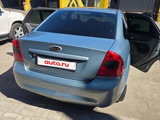 2010 Ford Focus II Рестайлинг, серый, 530000 рублей, вид 4