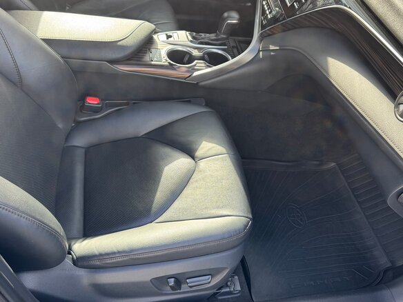 2018 Toyota Camry VIII (XV70), белый, 2750000 рублей - вид 9