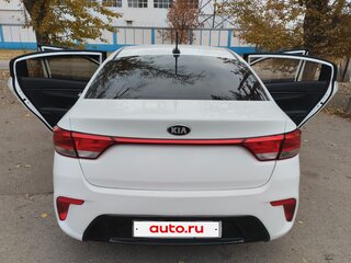 2017 Kia Rio IV, белый, 1089000 рублей, вид 3