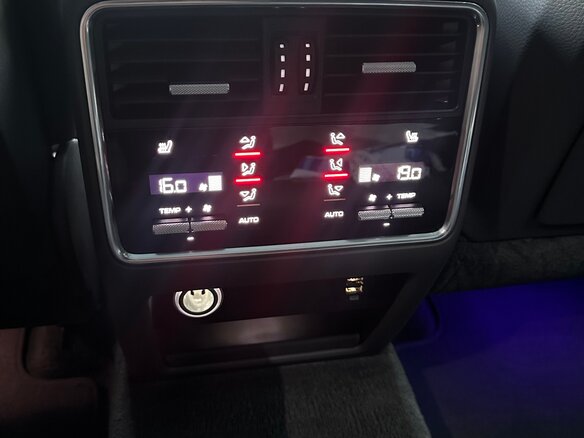 2019 Porsche Cayenne III, серый, 5800000 рублей - вид 16