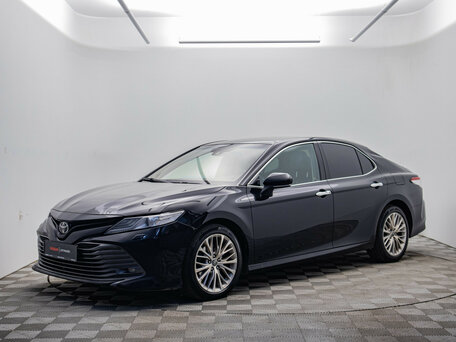 Toyota Camry VIII (XV70)