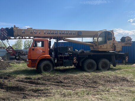 2012 КамАЗ 43118, оранжевый, 6000000 рублей, вид 2