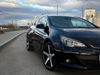 2011 Opel Astra GTC J Рестайлинг, чёрный, 750000 рублей, вид 3