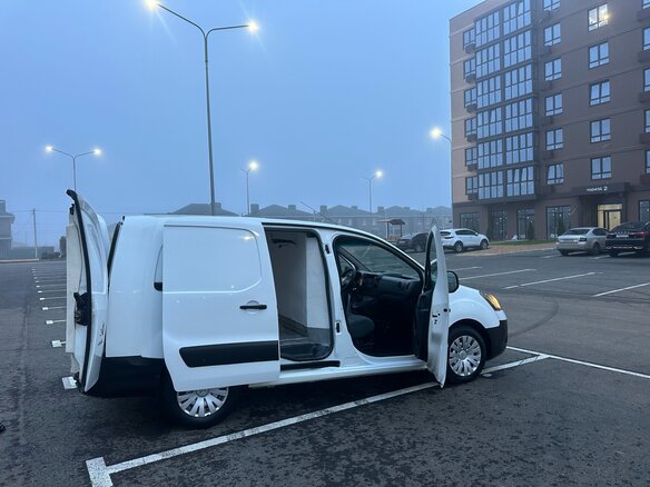2013 Citroen Berlingo II Рестайлинг, белый, 649000 рублей - вид 3