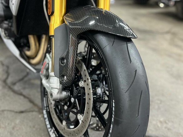 2021 Triumph Speed Triple, серый, 1520000 рублей - вид 25