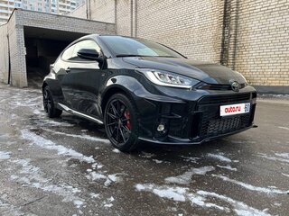 2021 Toyota Yaris IV, чёрный, 3999900 рублей, вид 1
