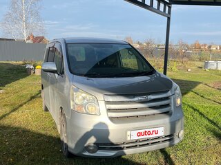 2009 Toyota Noah II (R70), серый, 1090000 рублей, вид 3