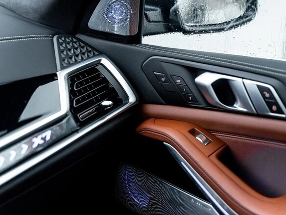 2024 BMW X7 40i I (G07) Рестайлинг, чёрный, 13890000 рублей - вид 21