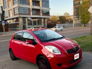 2010 Toyota Vitz II (XP90), красный, 560000 рублей, вид 1