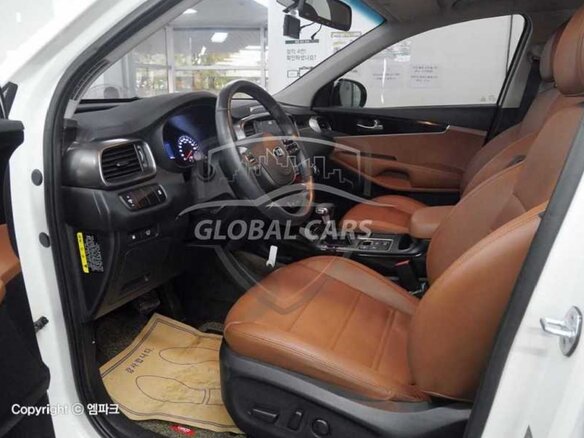 2017 Kia Sorento III Prime Рестайлинг, белый, 2700000 рублей - вид 12