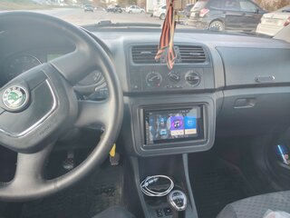 2011 Skoda Fabia II Рестайлинг, красный, 350000 рублей, вид 3
