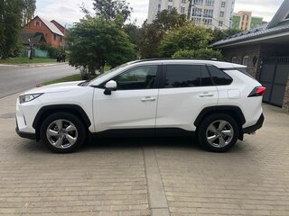 2020 Toyota RAV4 V (XA50), белый, 4200000 рублей, вид 2