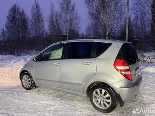 2005 Mercedes-Benz A-Класс 150 II (W169), серебристый, 500000 рублей, вид 3