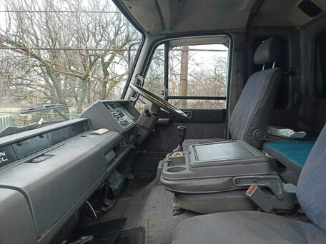 1989 Nissan Diesel Condor, белый, 2600000 рублей, вид 2