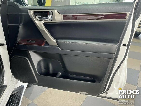 2017 Lexus GX 460 II Рестайлинг, белый, 5529000 рублей - вид 22