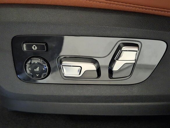2026 BMW X7 M60i I (G07) Рестайлинг, чёрный, 24900000 рублей - вид 10