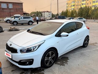 2017 Kia Ceed II Рестайлинг, белый, 1340000 рублей, вид 1