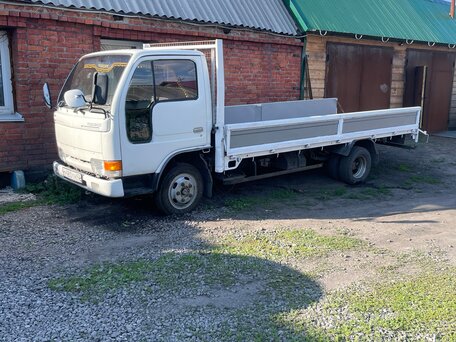 1992 Nissan Atlas, белый, 960000 рублей, вид 1