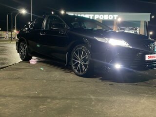 2021 Toyota Camry VIII (XV70), чёрный, 2200000 рублей, вид 1