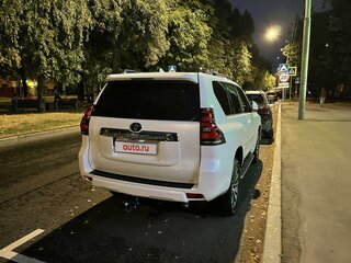 2018 Toyota Land Cruiser Prado 150 Series Рестайлинг 2, белый, 4300000 рублей, вид 4
